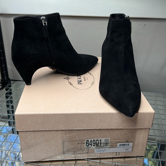Prada Sz 7 Black Short Suede Kitten Heel Ankle Zip Pointed Toe 2” Heel Booties - Picture 1 of 13